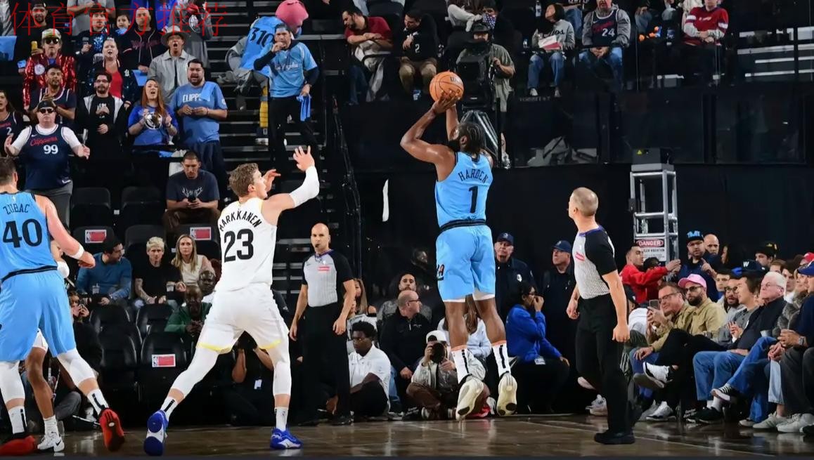 反超比分!哈登连续2次助攻邓恩命中底角三分 反超比分!哈登连续2次助攻邓恩命中底角三分